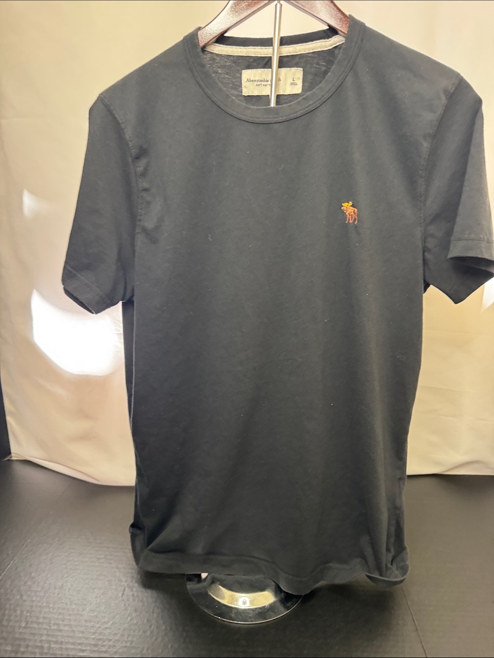 Abercrombie & Fitch Black Crewneck T-Shirt with Small Orange Logo mens large